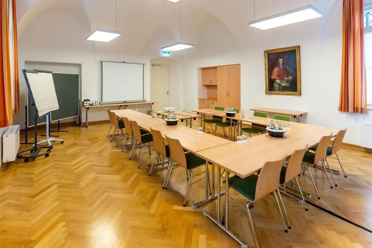 Gastehaus Im Priesterseminar Salzburg Guest House
