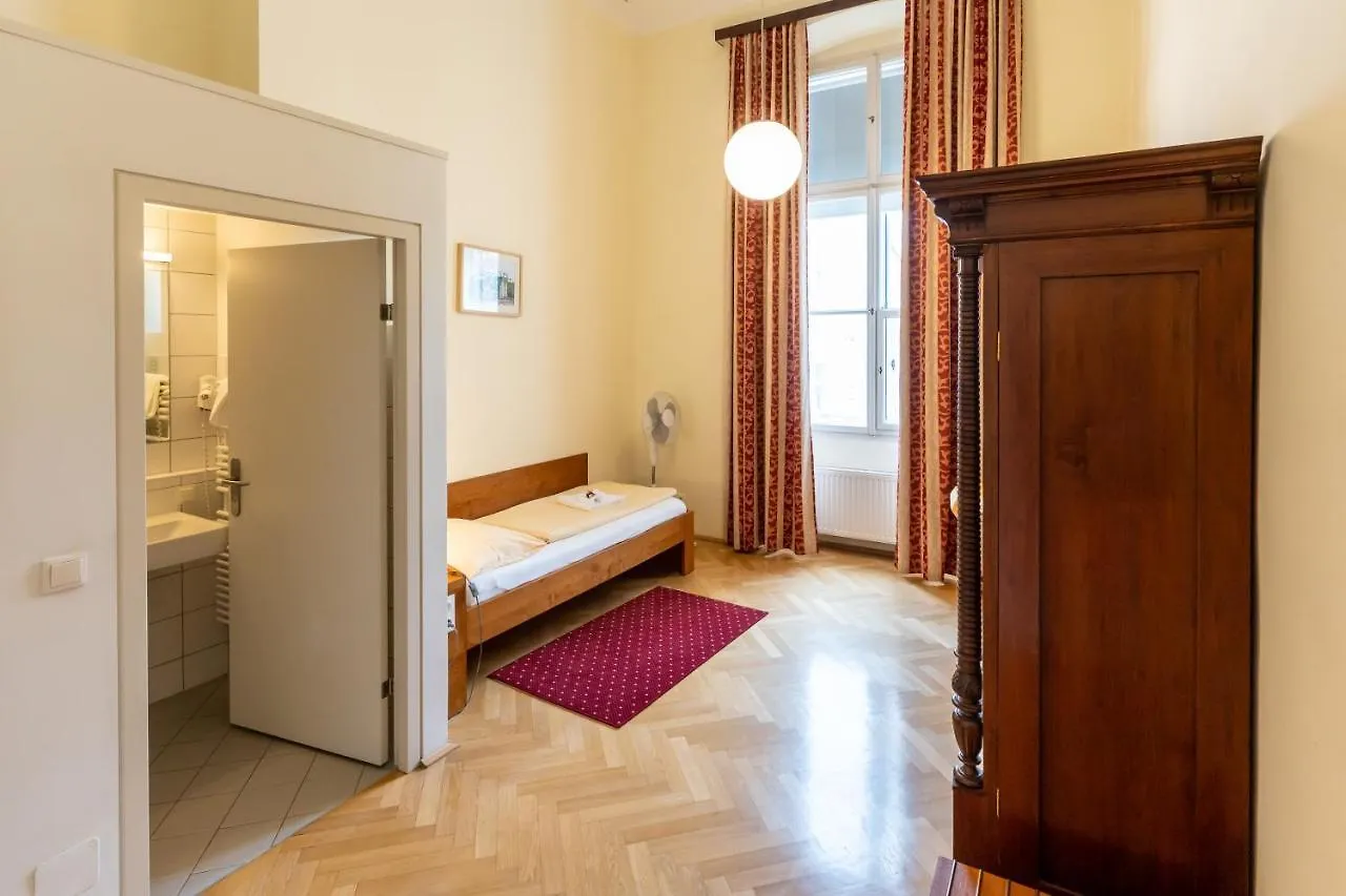 Gastehaus Im Priesterseminar Salzburg Guest House 3*,