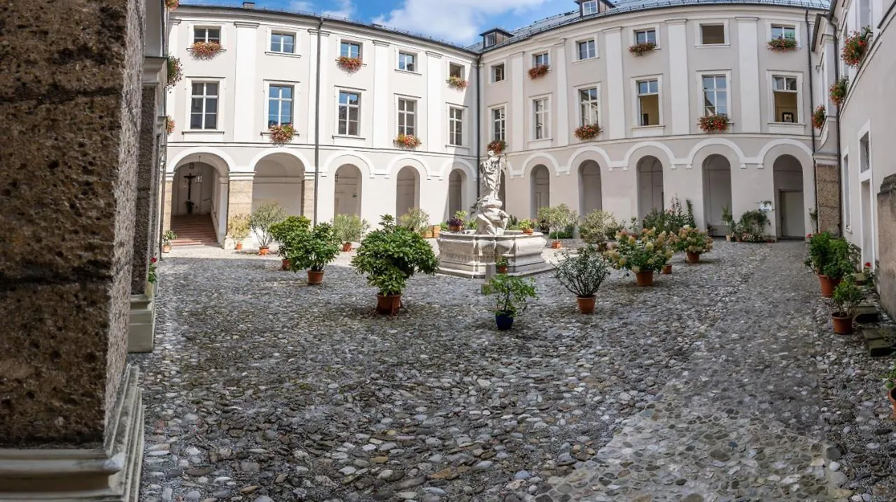 Gastehaus Im Priesterseminar Salzburg Guest House