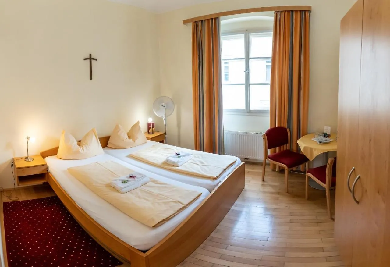 Gastehaus Im Priesterseminar Salzburg Guest House