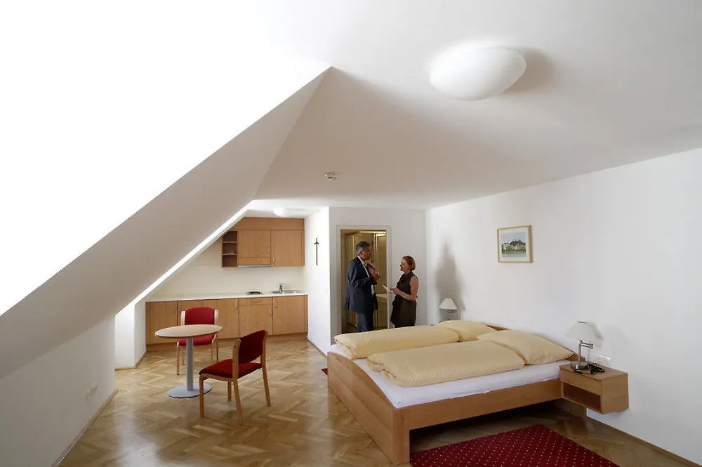 Pensjonat Gaestehaus Im Priesterseminar Salzburg