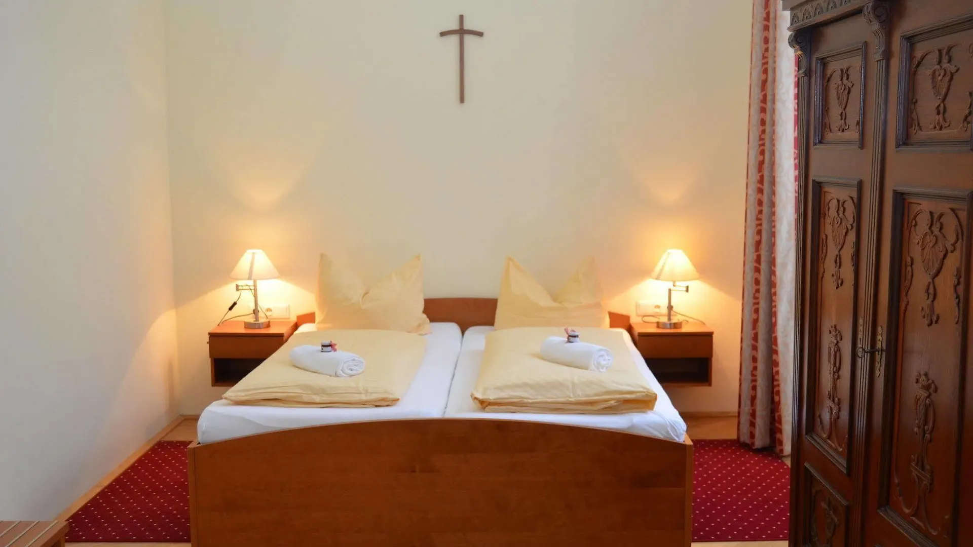 Gastehaus Im Priesterseminar Salzburg Guest House