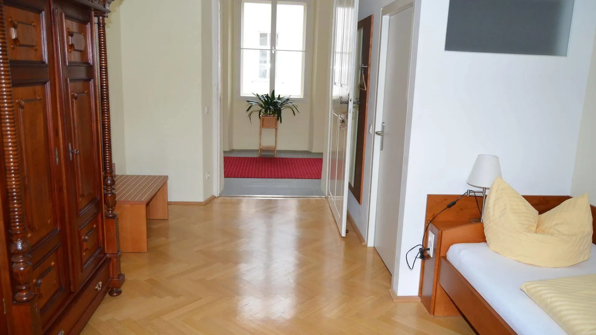 Gastehaus Im Priesterseminar Salzburg Guest House 3*,  Austria