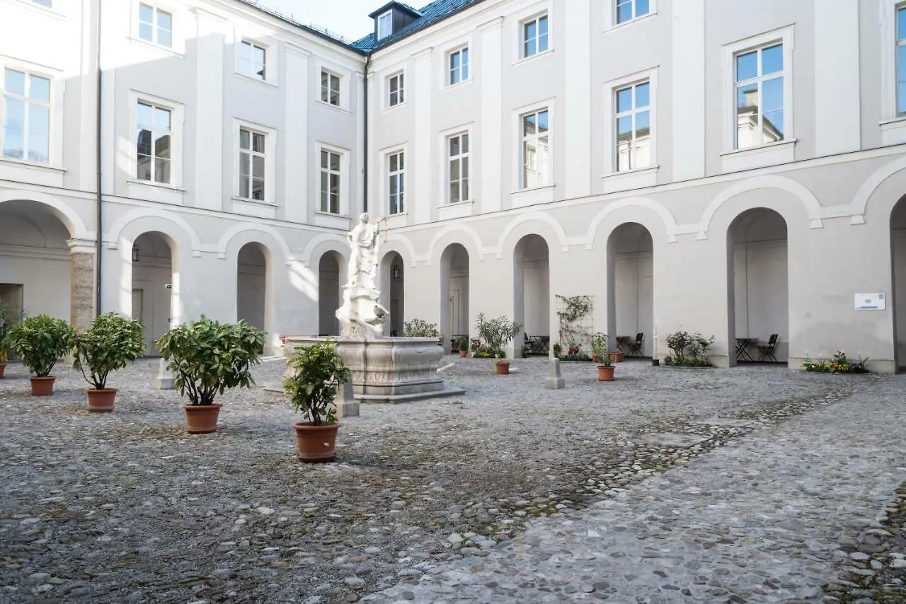 ***  Gastehaus Im Priesterseminar Salzburg Guest House Austria