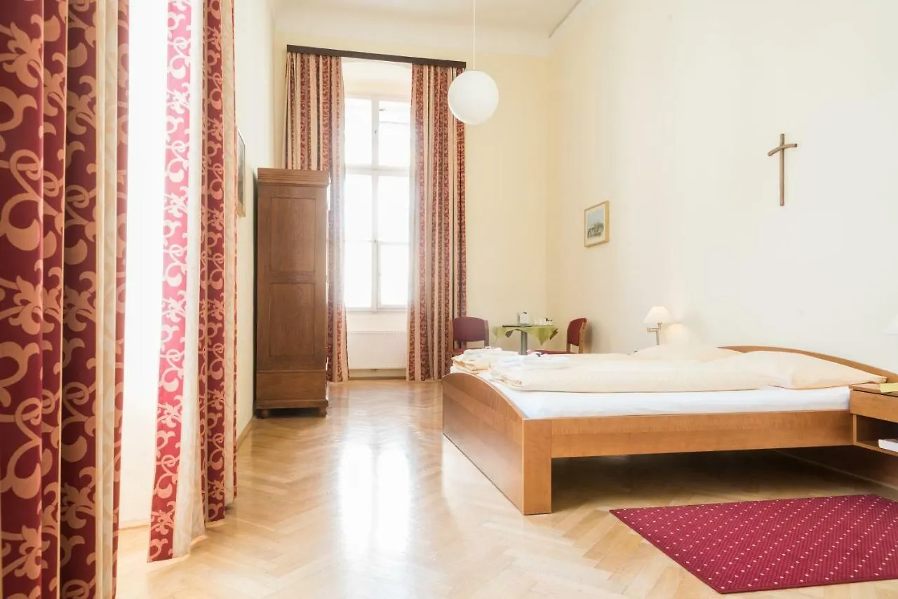Gastehaus Im Priesterseminar Salzburg Guest House