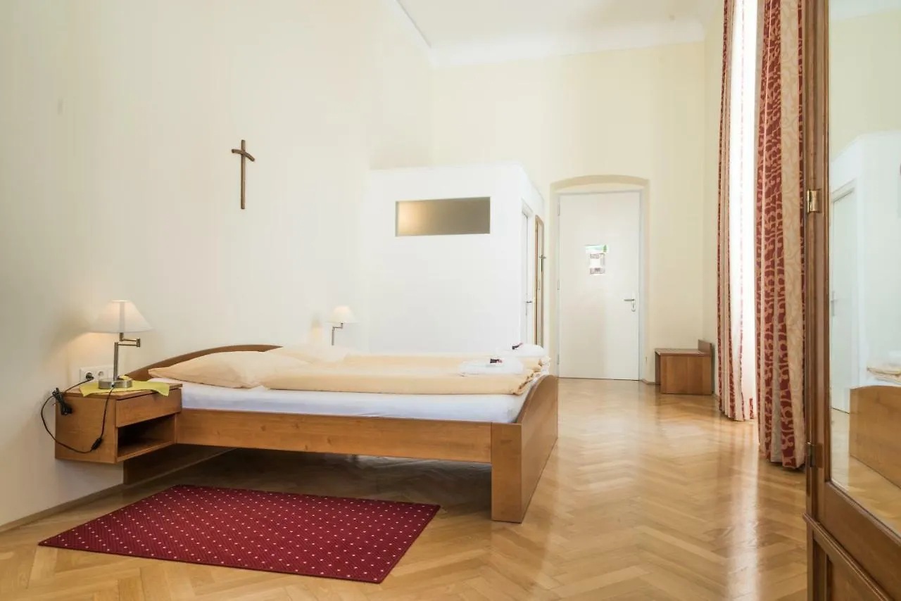 Gastehaus Im Priesterseminar Salzburg Guest House
