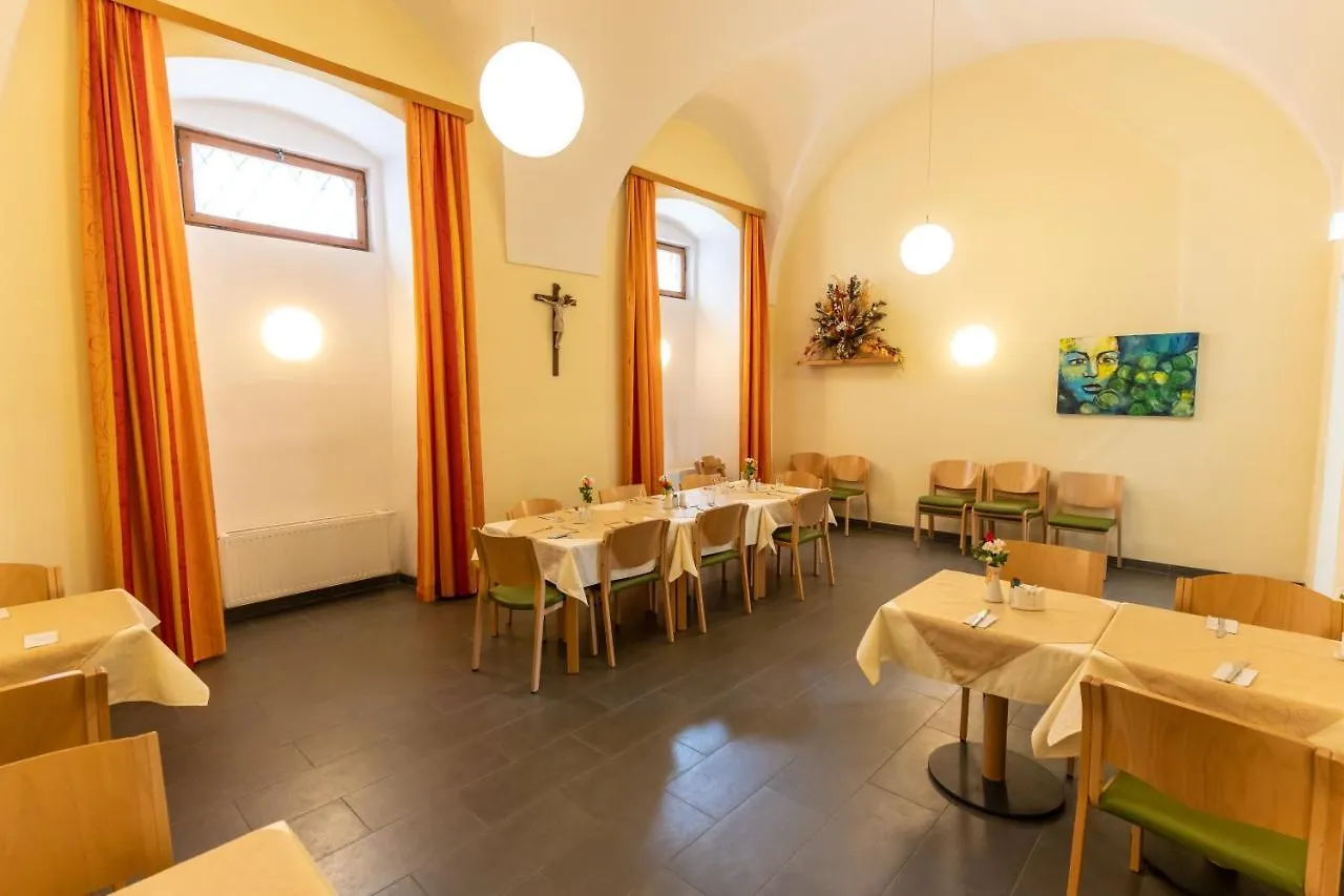 ***  Gastehaus Im Priesterseminar Salzburg Guest House Austria