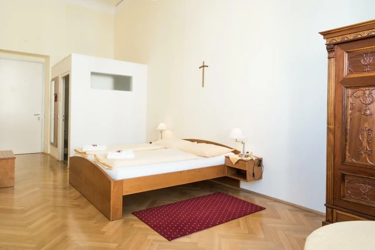 ***  Gastehaus Im Priesterseminar Salzburg Guest House Austria