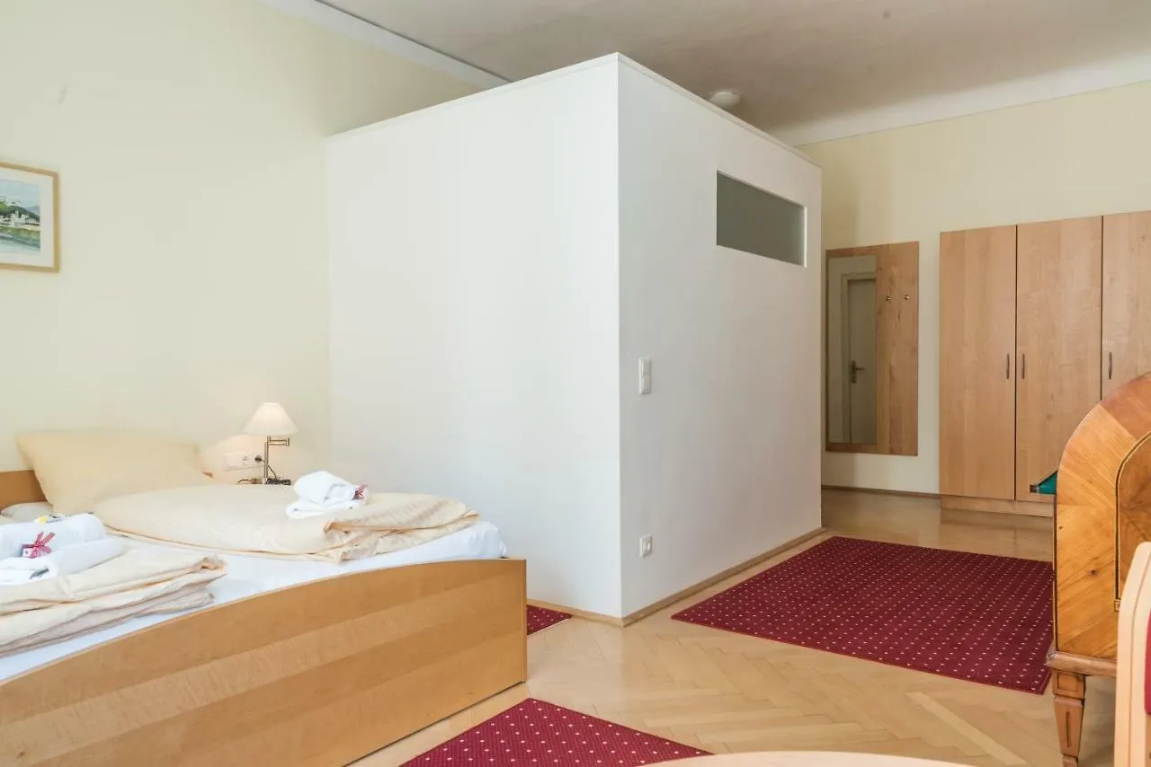Gastehaus Im Priesterseminar Salzburg Guest House