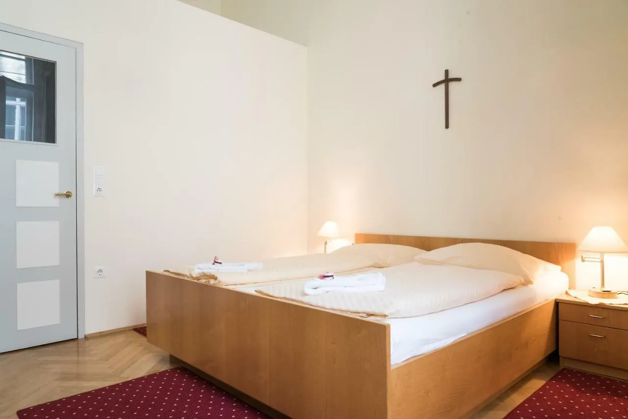 Gastehaus Im Priesterseminar Salzburg Guest House